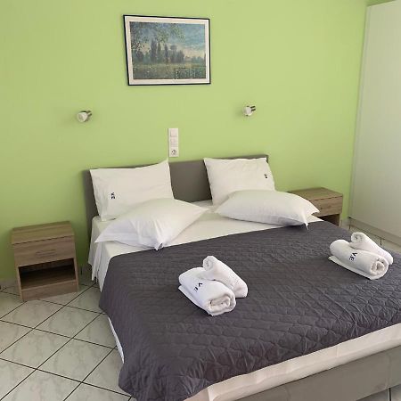 Eleftheria Studios And Apartments Acharavi  Bagian luar foto