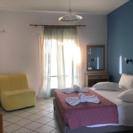 Eleftheria Studios And Apartments Acharavi  Bagian luar foto
