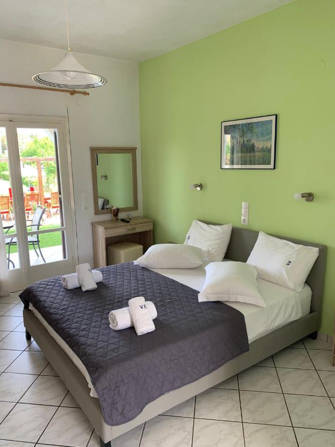 Eleftheria Studios And Apartments Acharavi  Bagian luar foto