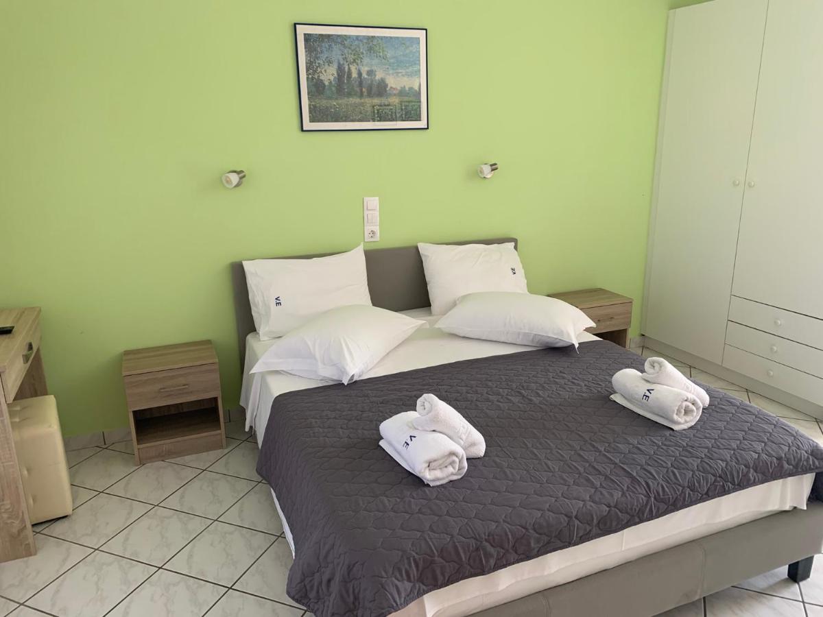 Eleftheria Studios And Apartments Acharavi  Bagian luar foto