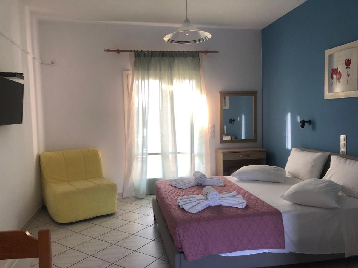 Eleftheria Studios And Apartments Acharavi  Bagian luar foto