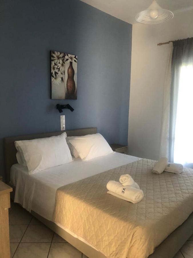 Eleftheria Studios And Apartments Acharavi  Bagian luar foto