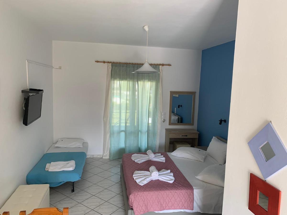 Eleftheria Studios And Apartments Acharavi  Bagian luar foto