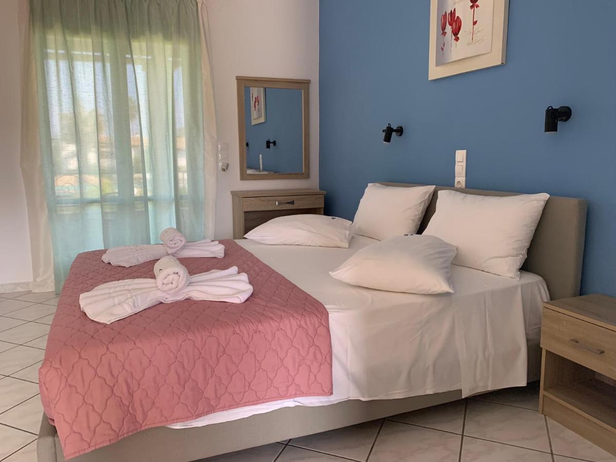 Eleftheria Studios And Apartments Acharavi  Bagian luar foto