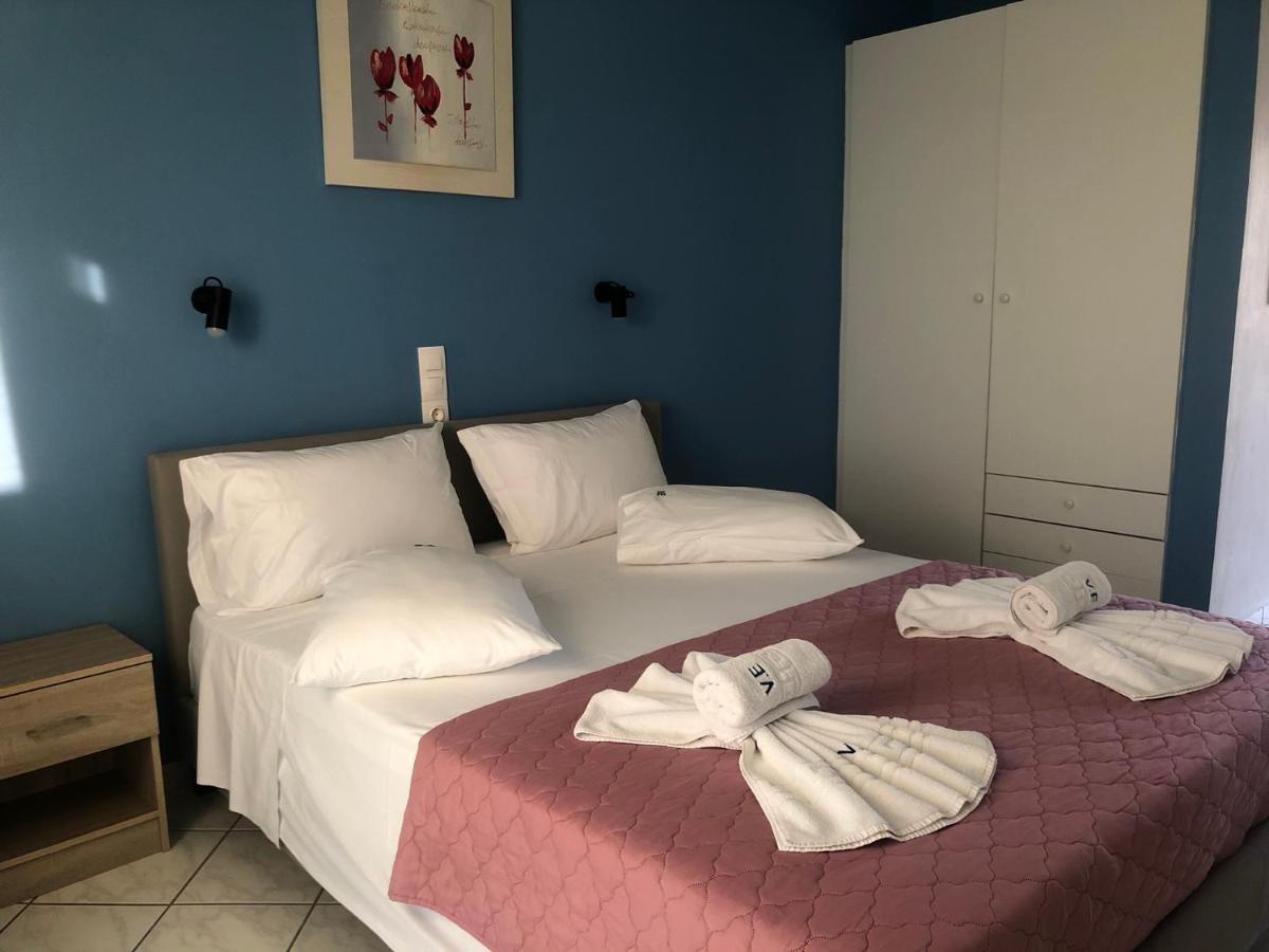 Eleftheria Studios And Apartments Acharavi  Bagian luar foto