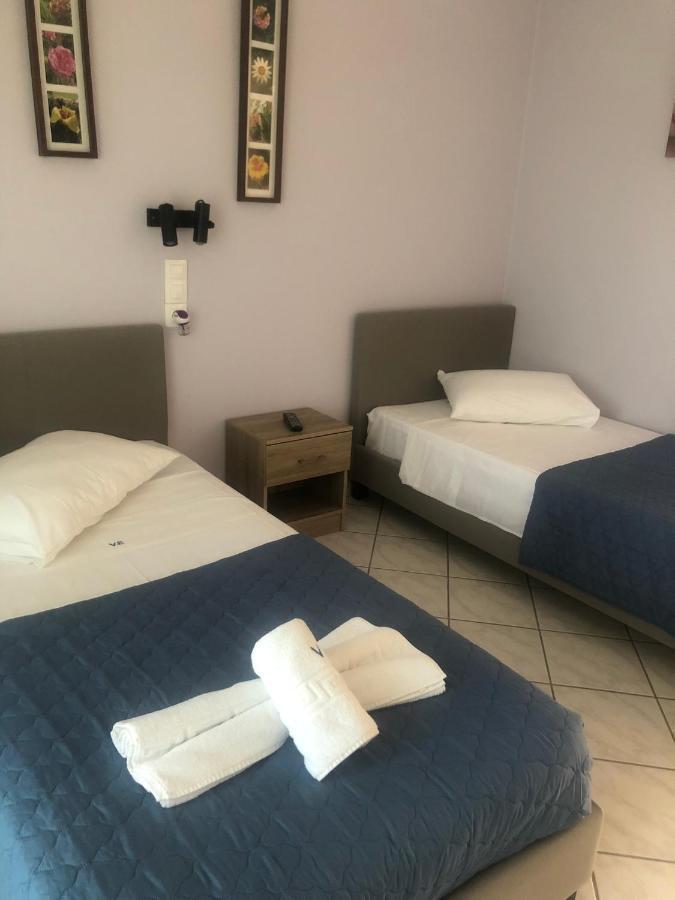 Eleftheria Studios And Apartments Acharavi  Bagian luar foto