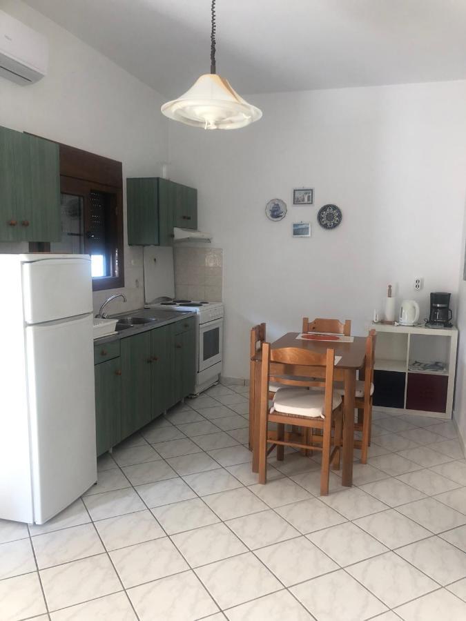 Eleftheria Studios And Apartments Acharavi  Bagian luar foto