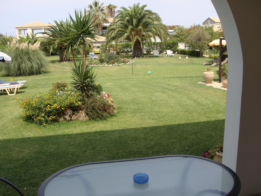Eleftheria Studios And Apartments Acharavi  Bagian luar foto