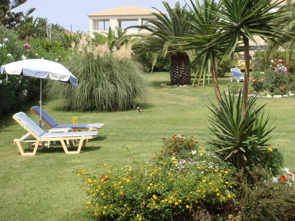 Eleftheria Studios And Apartments Acharavi  Bagian luar foto