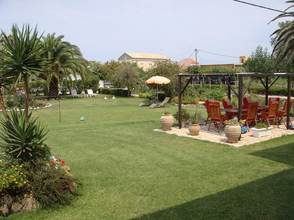 Eleftheria Studios And Apartments Acharavi  Bagian luar foto