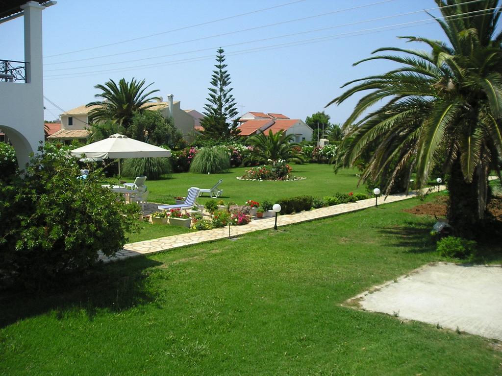 Eleftheria Studios And Apartments Acharavi  Bagian luar foto